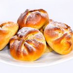 FOIETAJ POALE-N BRAU CU BRANZA DULCE SI STAFIDE